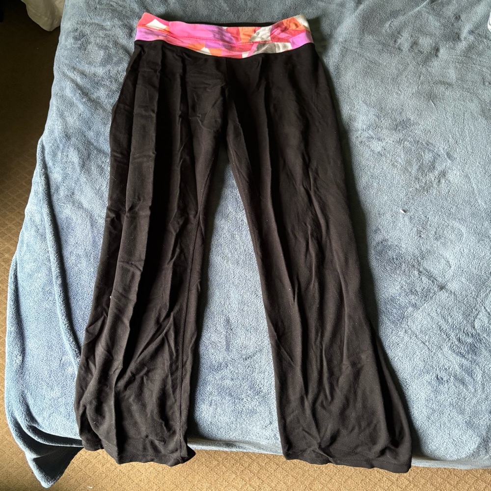 🗽Old Navy || Vintage Black Yoga Pants with Patterned Waistband Size M